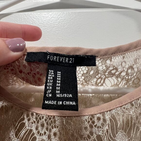 Forever 21 Shirt Women's Medium Lace Accent in Soft Pink - Picture 5 of 5